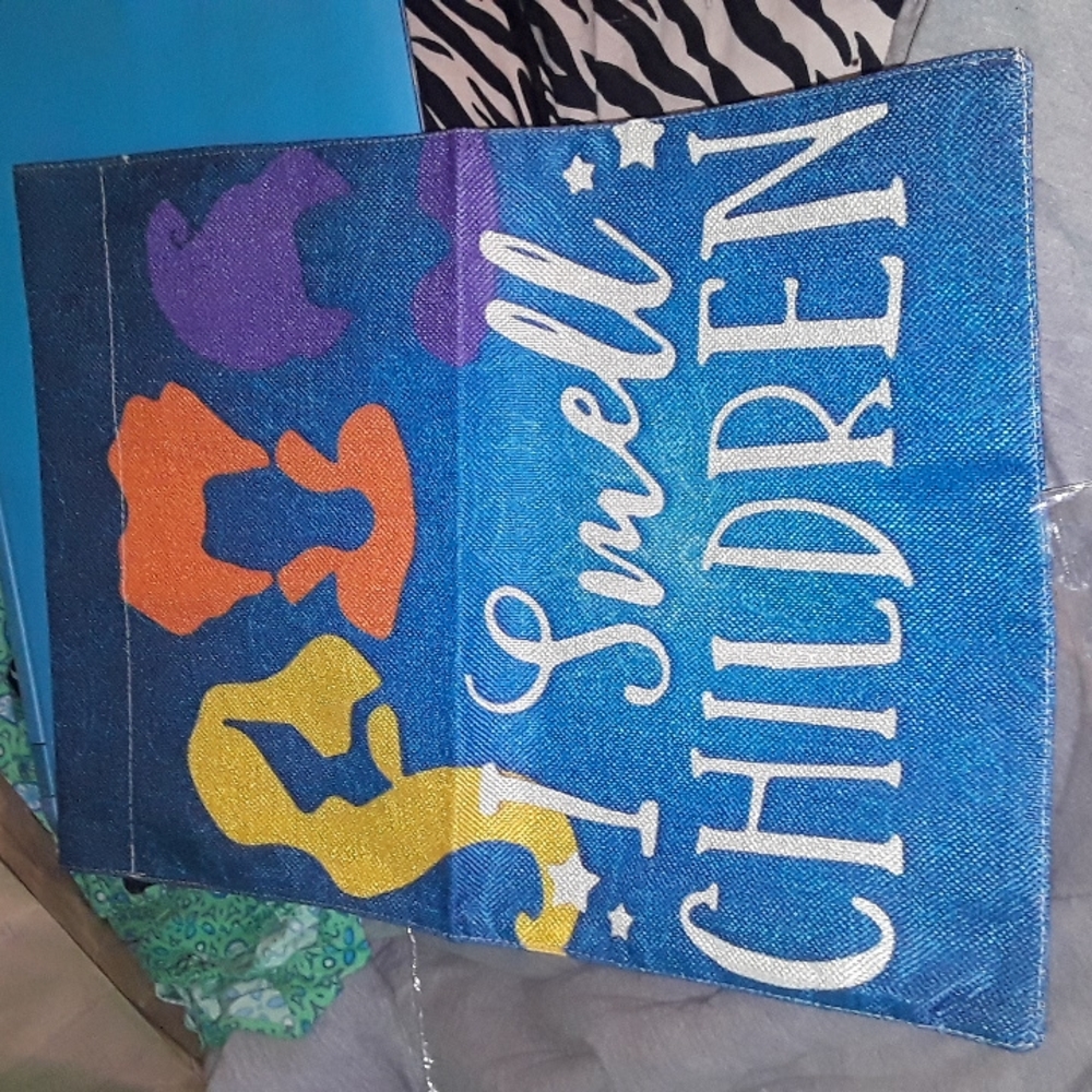 Focus Pocus flag sign double sided New I Smell Children